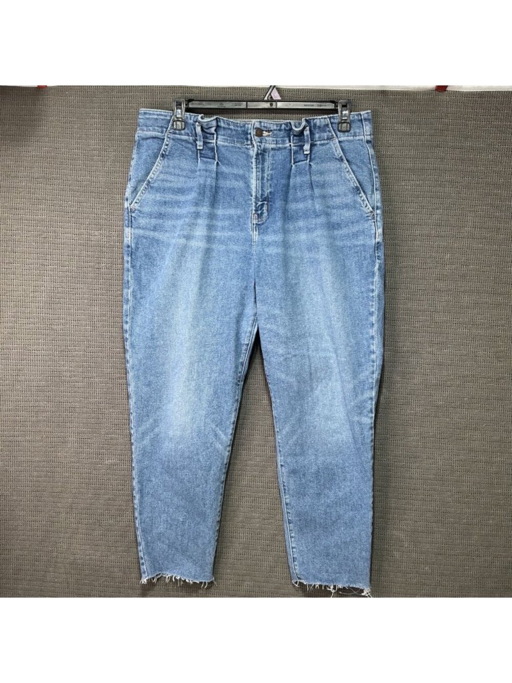 Hollister Ultra High-Rise Mom Jeans Sz 15R Light Wash Frayed Hem Vintage Stretch